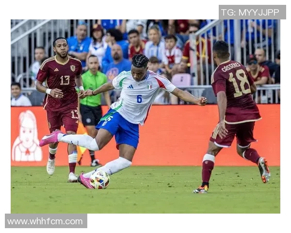 足球明星温情瞬间大合集感受他们的友谊与激情