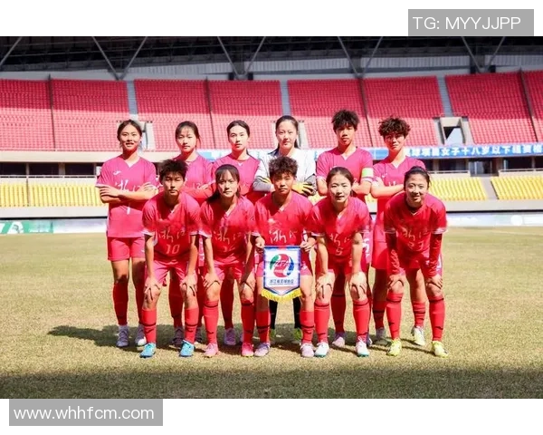 带妹妹一起欣赏足球明星的精彩瞬间与成长故事